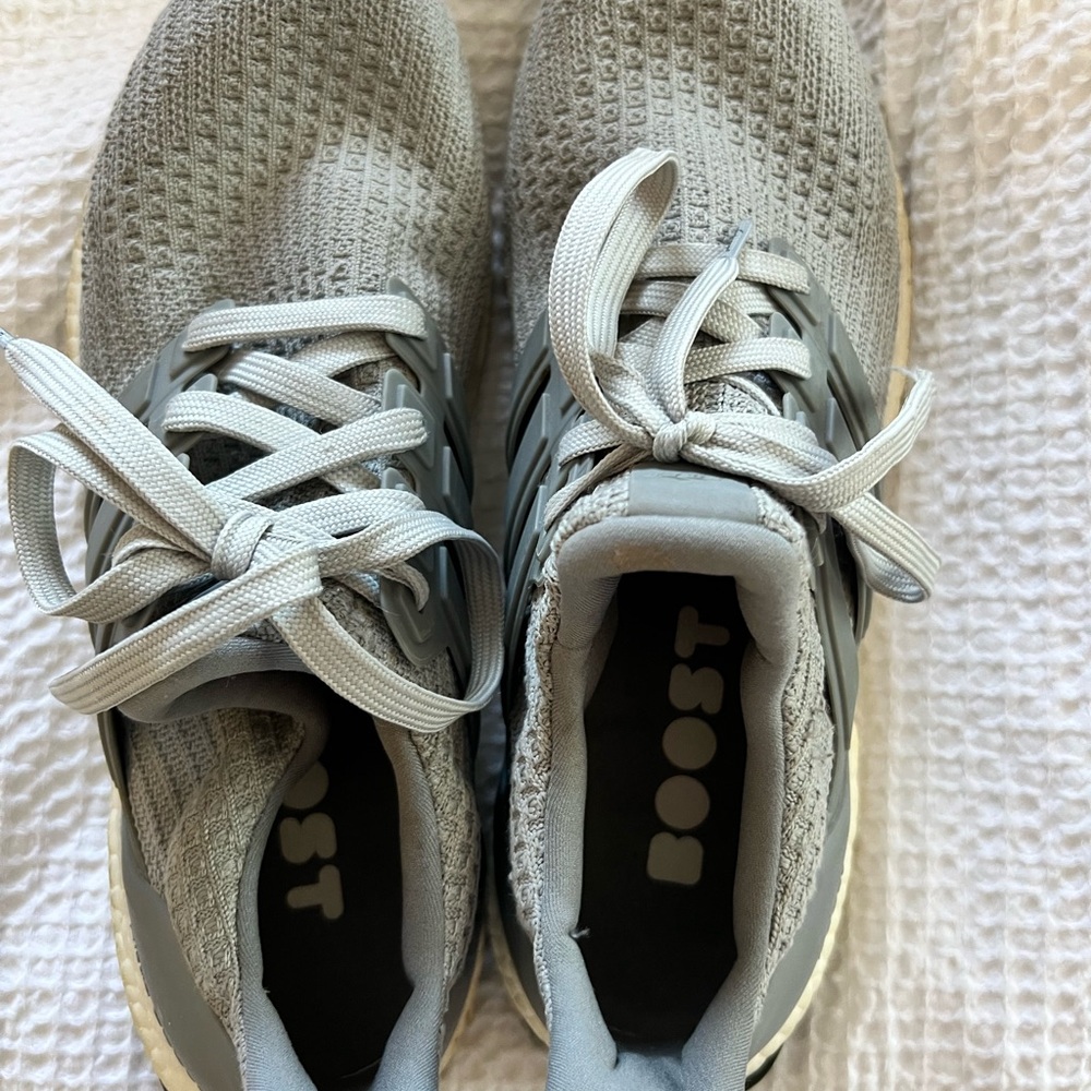 Ultraboost brand new! Dont fit me